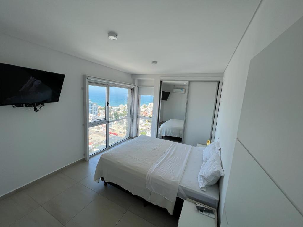 Moderno Depto Con Vista Al Mar Apartment โกโมโดโร รีวาดาเวีย ภายนอก รูปภาพ